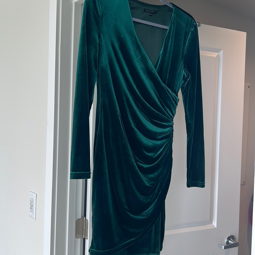 Brand new beautiful velvet dress sizes 4